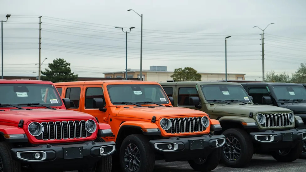 Stellantis, Jeep, Stellantis recalls 1 million Jeep Wranglers and Gladiators over fire risk