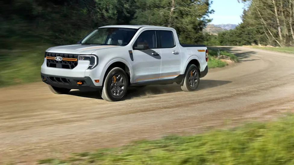 Ford's $30,000 Maverick Is Poaching Young Buyers Away From Honda and Toyota