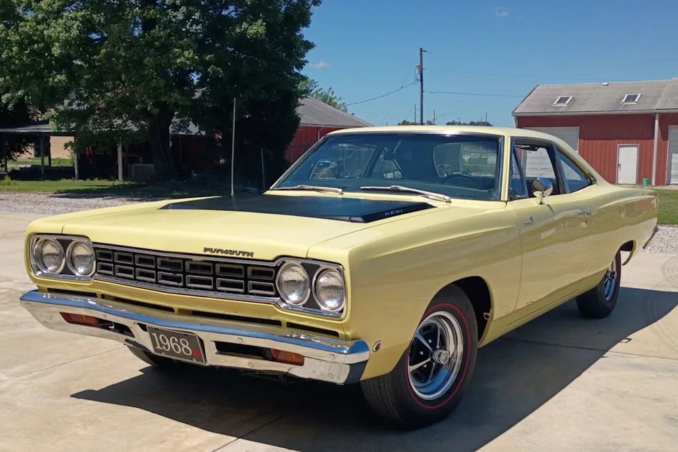 1 of 391: This 48-Years-Owned 1968 Hemi Road Runner Is a Drag Strip Survivor