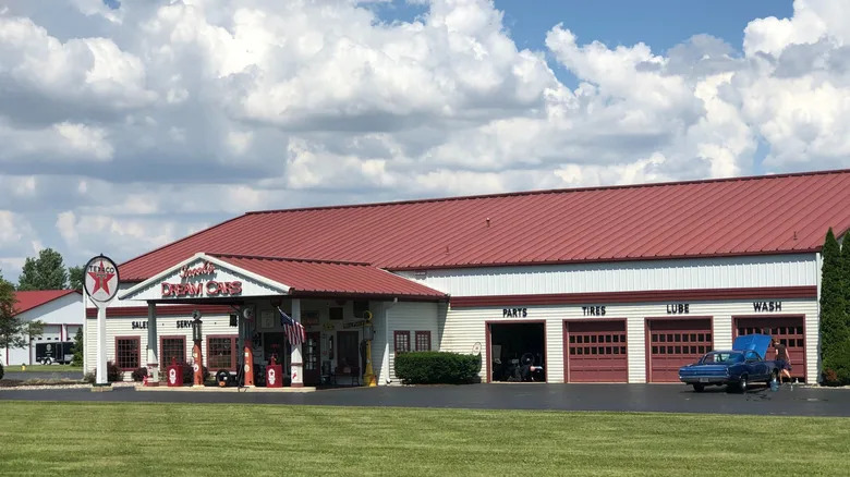Classic Car Museum Closes Because Young Mechanics 'Don't Know About Carburetors'