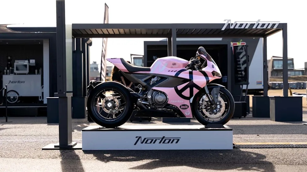 This Norton Manx R Is a One-Of-One Work of Art