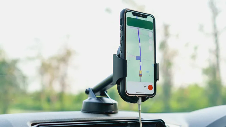 IIHS Says Drivers Use Phones Before Crashing More Than Police Report