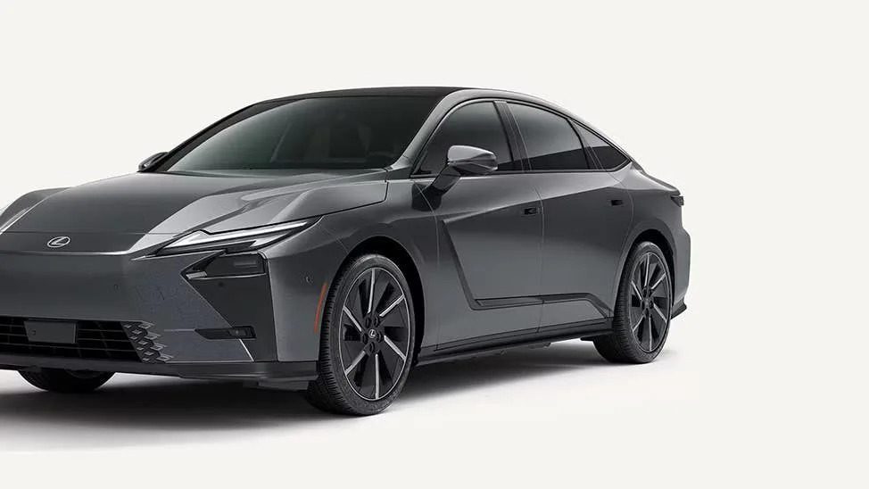 The 2026 Lexus ES Has Many Electrified Trims, but Only One Is the Smart Buy