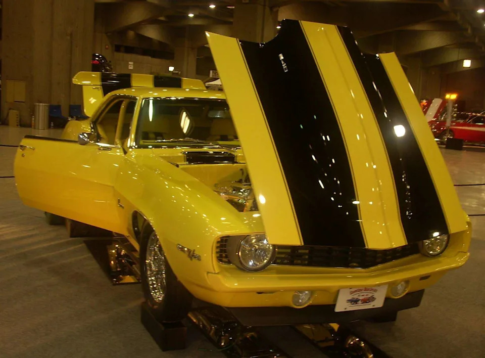 Collector Car Market Brief: Sampras's BMW Z8, Two Gullwings and What Paperwork Is Worth