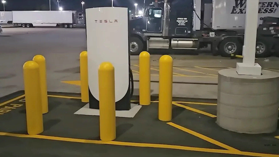 Tesla, Tesla opens first public Megacharger, a big leap for long-haul electric trucking