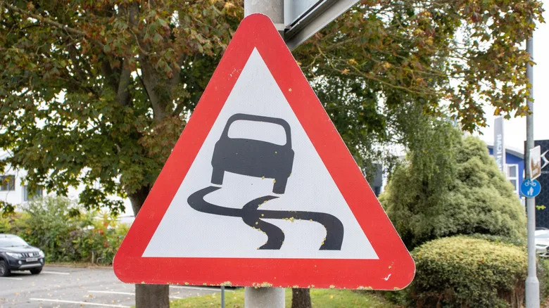Why You Should Avoid Pumping Your Brakes During An Emergency Stop