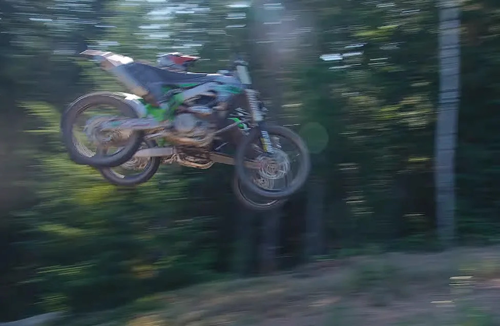 They Built a Go-Kart Out of Two Dirt Bikes, But Forgot One Crucial Rule of Physics