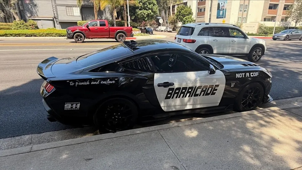 Transformers-Inspired Mustang Driver Cited Because Cops Say it Looks Too Much Like a Patrol Car