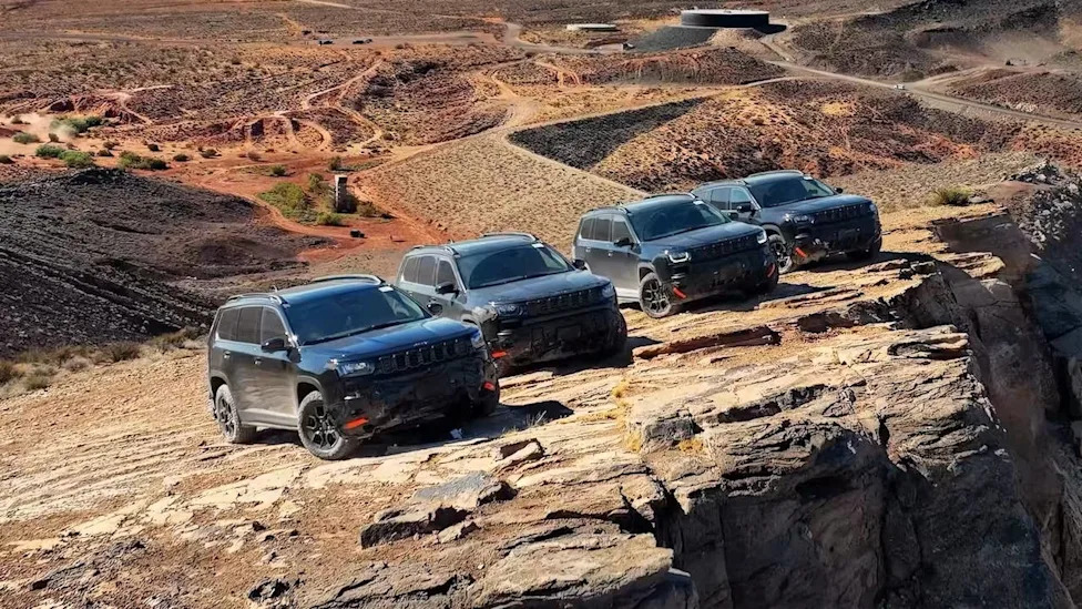 Jeep’s New Cherokee Trailhawk Looks Ready to Pick a Fight With the Bronco Sport