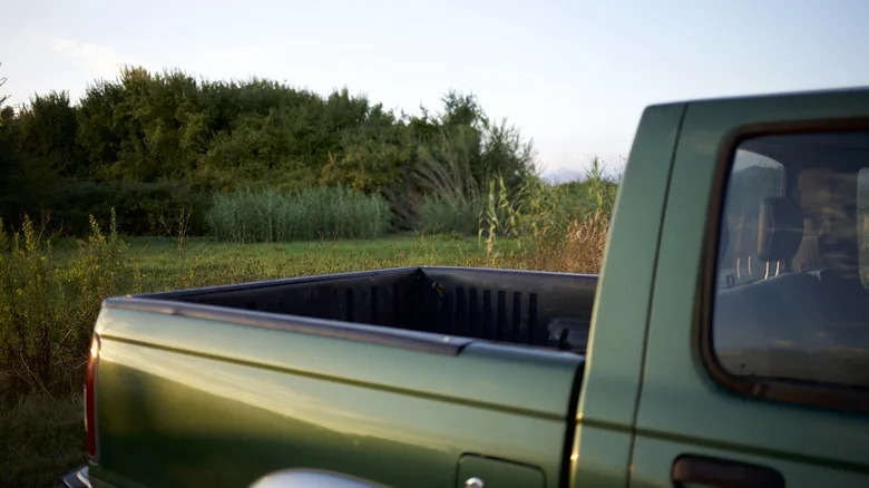 How To Clean The Tight Gap Between Your Truck Cab And Bed
