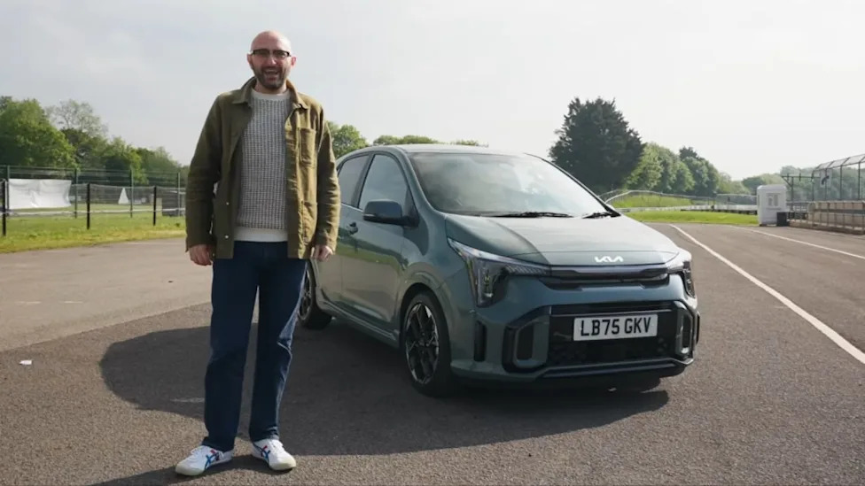 Drivetribe Shows How Weight Can Seriously Affect a Car's Performance