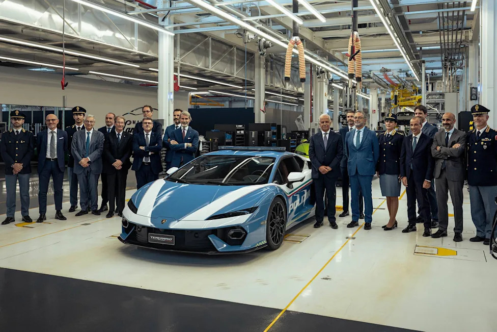 907-HP Lamborghini Temerario Will Transport Organs for Italian Police