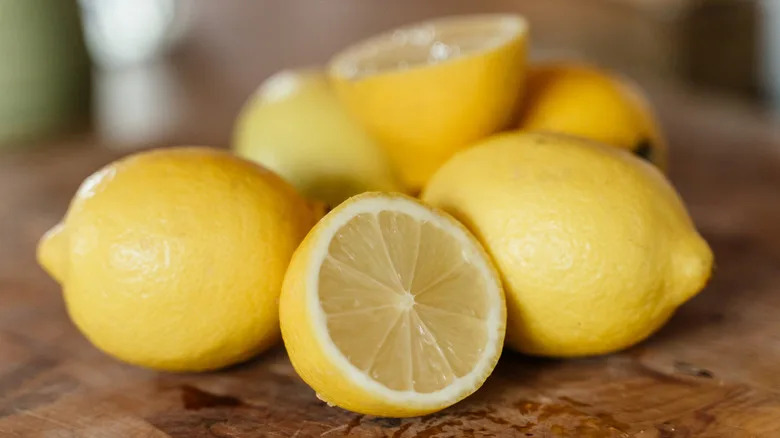 You Can Naturally Clean Cloudy Headlights With This Common Kitchen Fruit