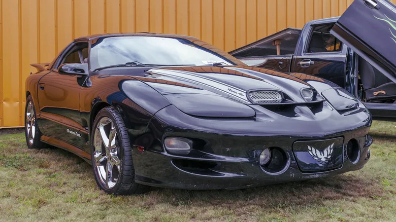 Are The Chevy Camaro &amp; Pontiac Firebird Actually The Same Car?