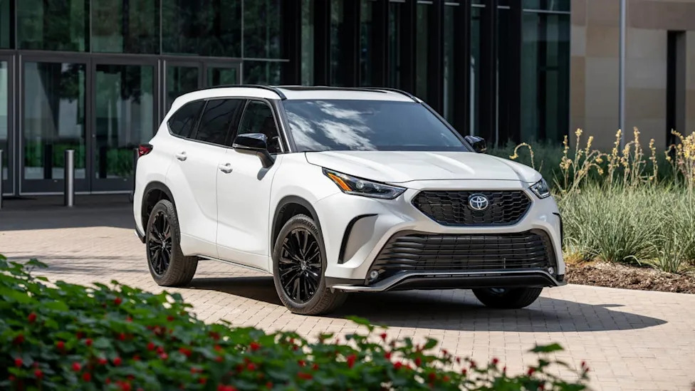 Mechanic Explains the $7,000 Flaw Hitting Toyota's 8-Speed Transmissions