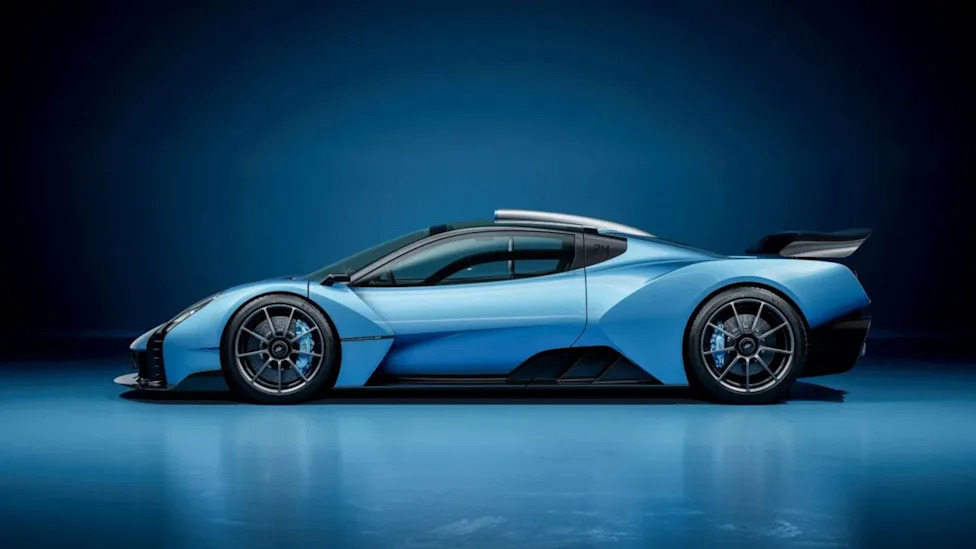 Gordon Murray's Le Mans GTR Finally Turns a Wheel, a Year After Collectors Already Said Yes