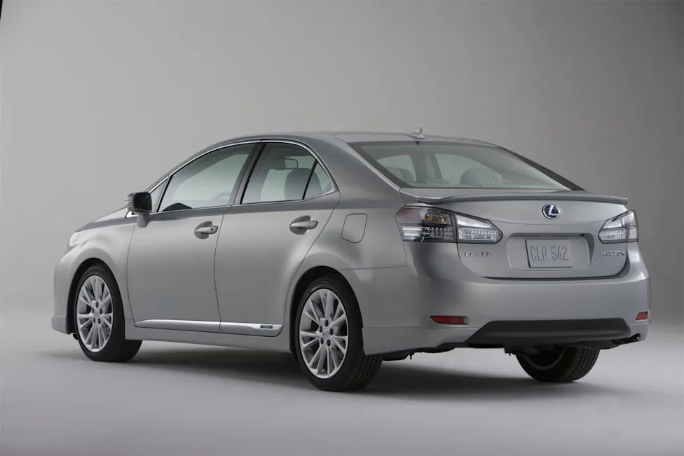This Luxury Hybrid Cost $10,000 More Than a Prius and Got 15 MPG Less