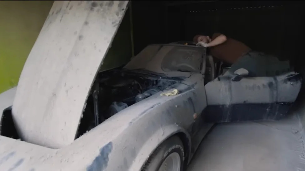 Men Buy an Abandoned Garage for $17,000 — and Find a Rare Widebody Corvette C3 Sealed Inside for 19 Years
