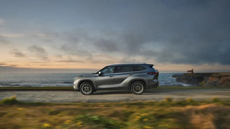 Toyota's Three-Row Highlander Limited Is Leasing From $... This May