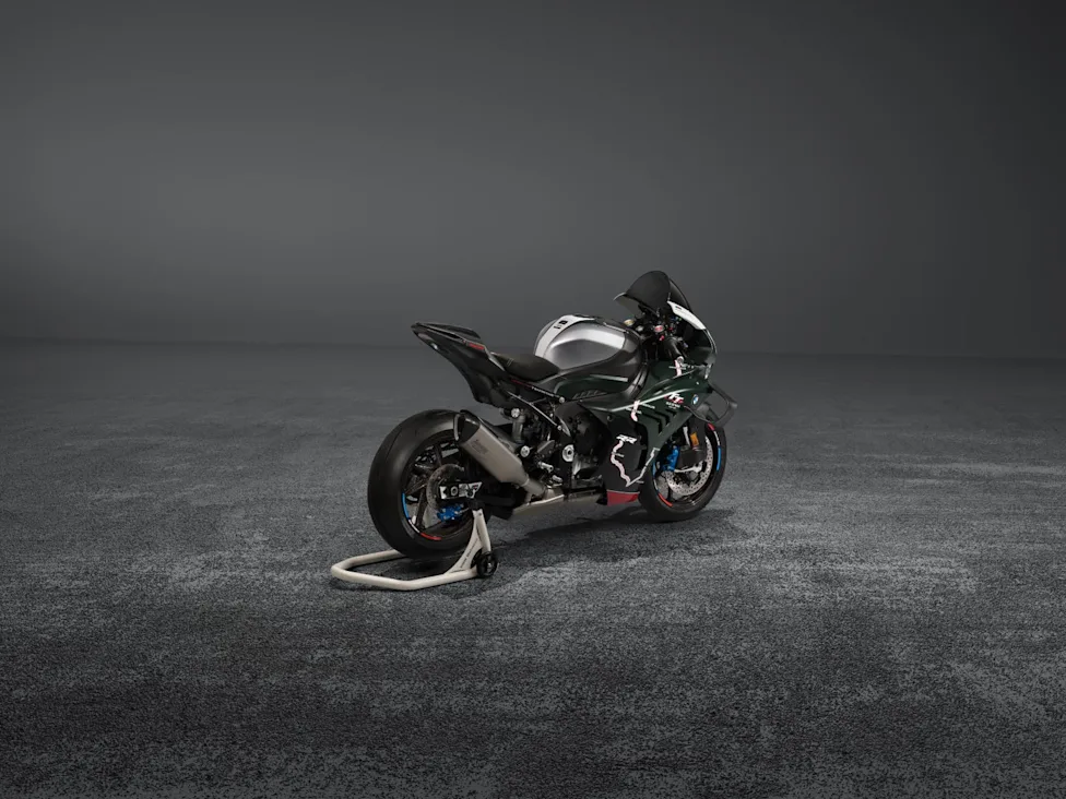 This New Limited-Edition BMW Motorcycle Celebrates the Famous Isle of Man TT Races