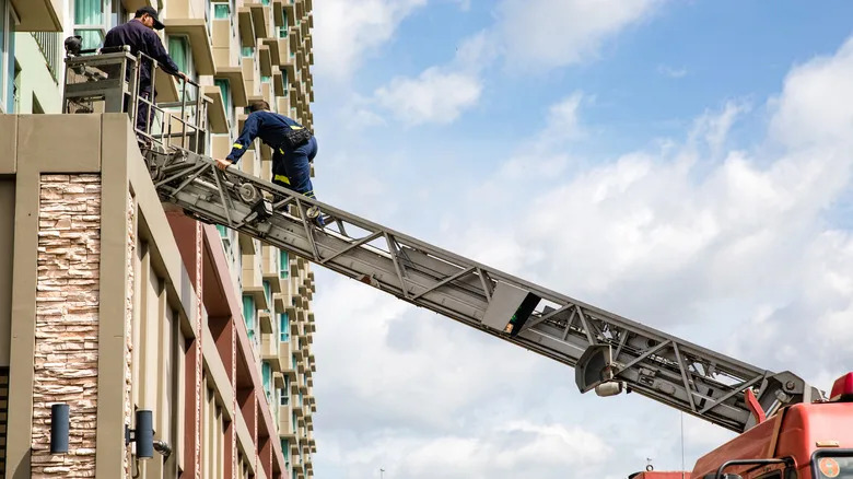 What's The Difference Between A Fire Truck And A Fire Engine?