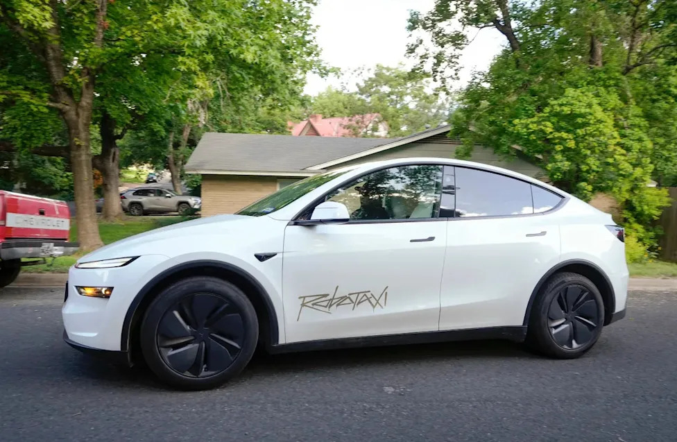 Tesla, Robotaxi, Tesla Robotaxi Rear-Ended While Stopped at Stop Sign, NHTSA Filing Shows