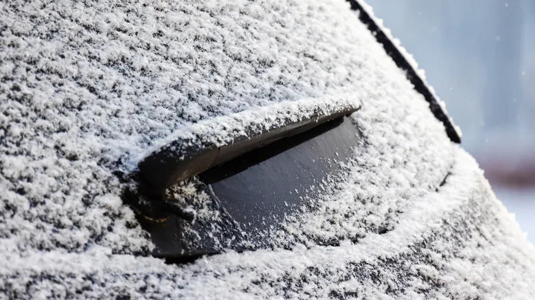 Why Do People Put Plastic Bags Or Tape Over Rear Windshield Wipers?