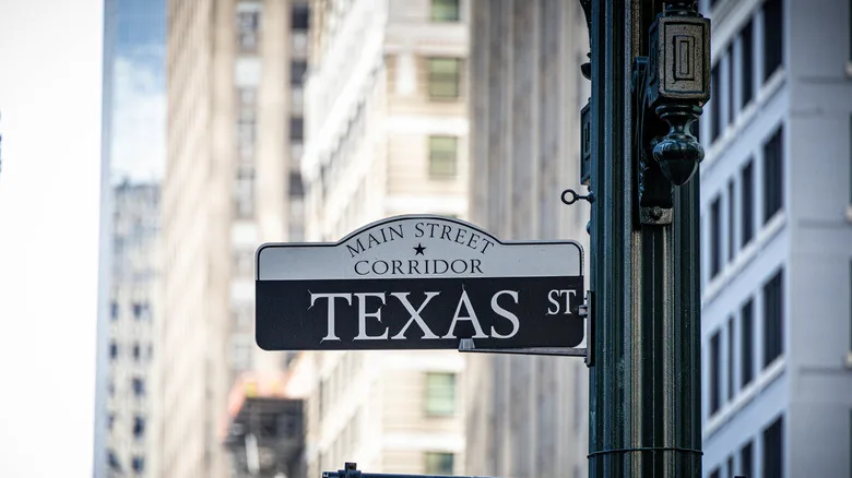 Can You Legally Buy Retired Road Signs, And How Can You Use Them?