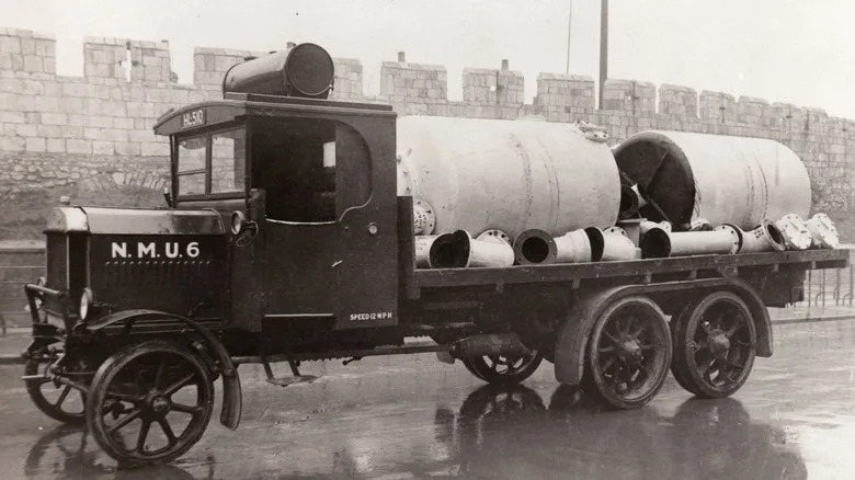Who Invented The Semi-Truck &amp; When Was The First Model Sold?