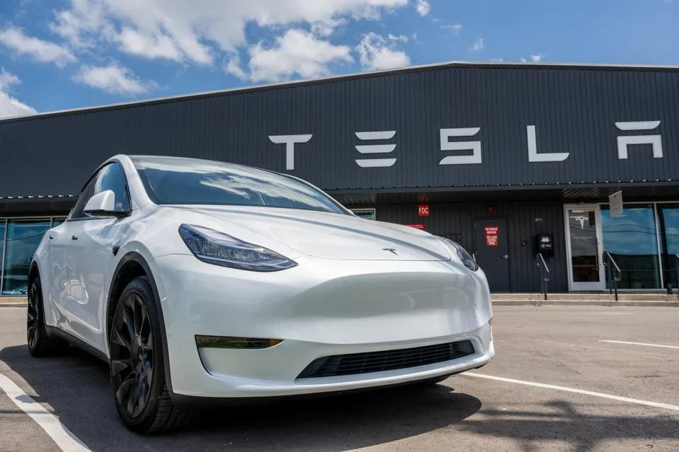 Tesla, Tesla Recalls 20,000 Cars For Too-Bright Headlights