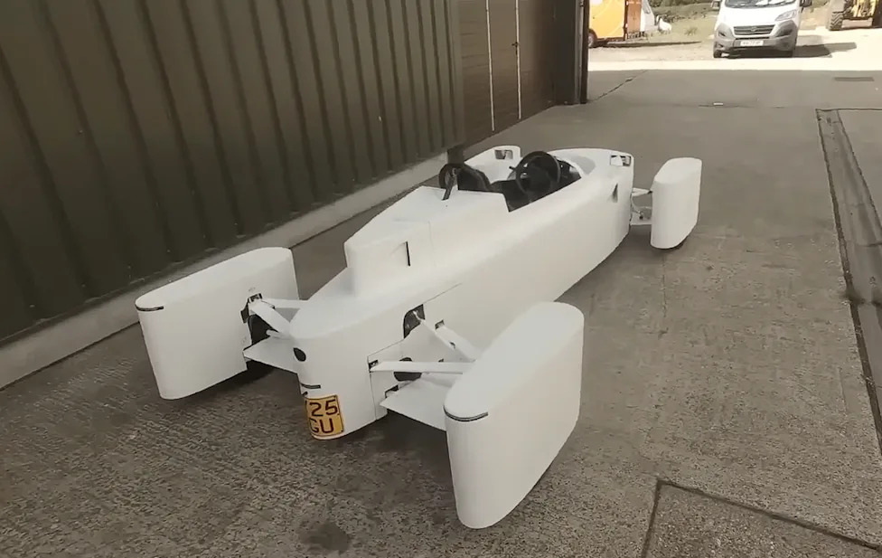 This Guy Built a 9,000-RPM Sci-Fi Sports Car in a Tiny Garage for Under £5,000