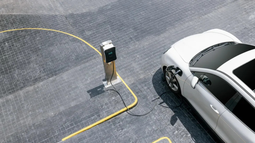 How Do Electric Cars Cool Down Without Radiators?