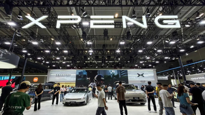 Tesla Faces A Potential Challenge From A Robotaxi Manufacturer In China