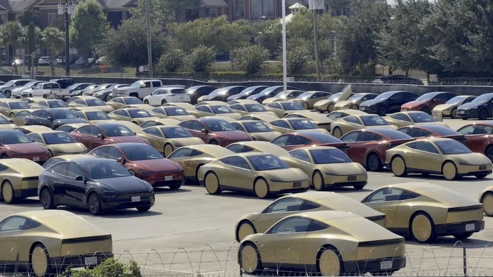 Huge Number of Tesla Robotaxis Spotted and Ready To Be Used in Texas