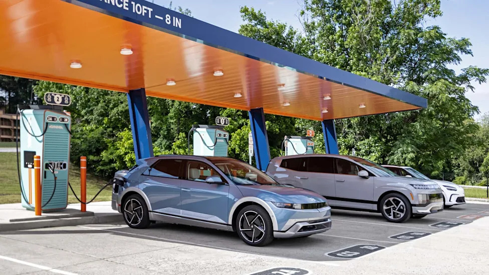 Hyundai And Genesis EVs In The U.S. Get A Big Discount At Ionna Chargers