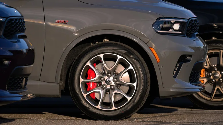 Old-Ass Dodge Durango Just Had Its Best Half-Year Of Sales Since 2006 Thanks To The Hemi V8