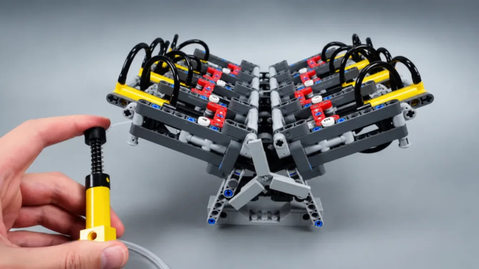 Someone Built Every Major Engine Configuration Out of Lego — Using Only Air