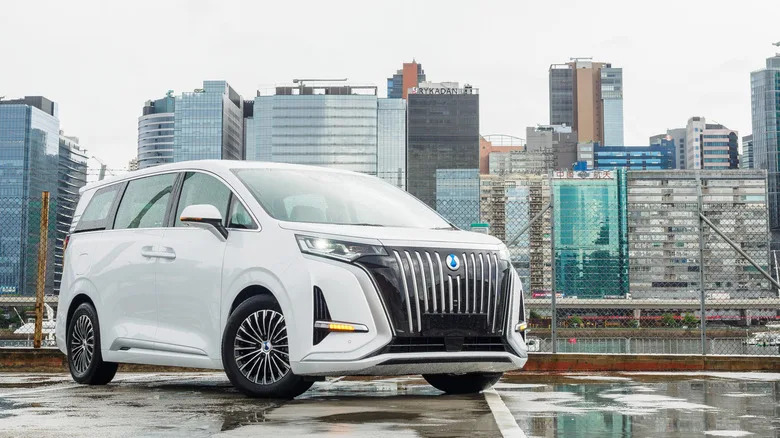 This Chinese Car Brand Was Co-Created By Mercedes-Benz (And Is Now Competing With Them Directly)