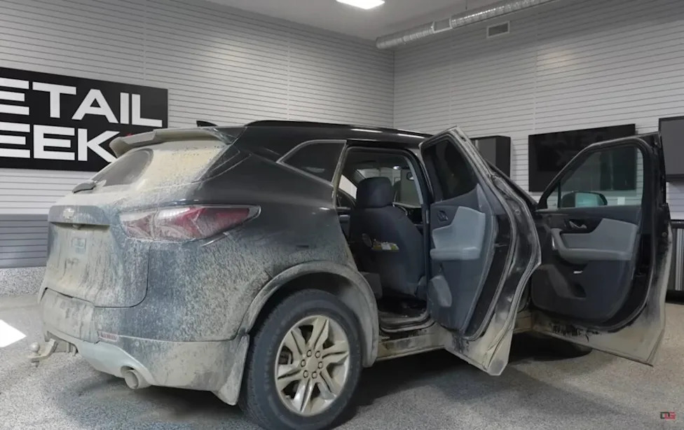 This Chevy Blazer Was So Filthy the Detailer Called It a “Disaster Level” Job — Watch the Stunning Transformation