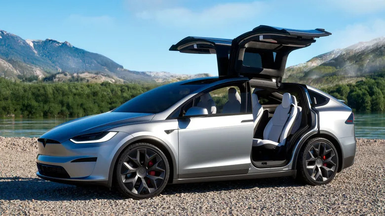 Used Tesla Model X Is The Only Electric Three-Row Family Hauler You Can Buy Under $20,000, But Here's A Reality Check