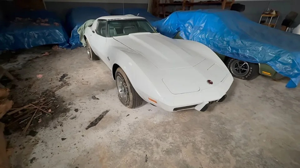Man Finds Heavenly Collection of Muscle Cars Not Seen Since the 1990s