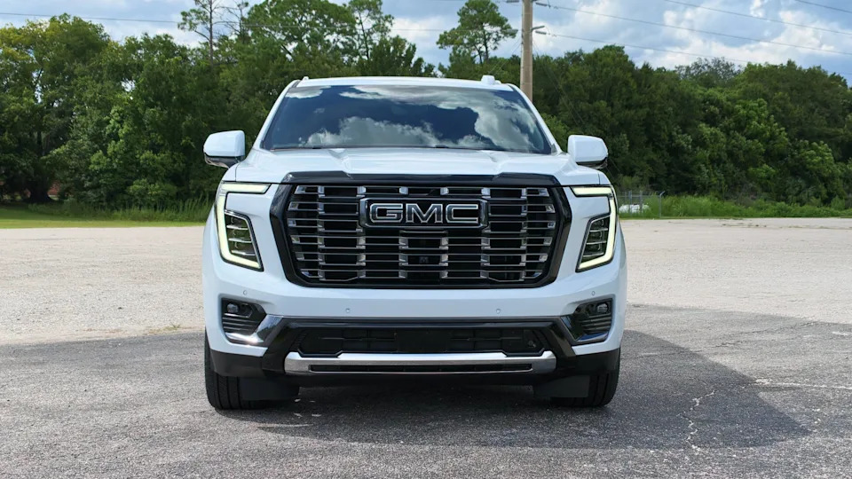GM’s V8 SUVs Still Get the Same 17 MPG They Did in 2010