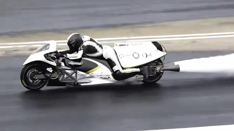 This Steam-Powered Drag Bike Hits 62 MPH In 0.4 Seconds And It's Absolutely Unhinged