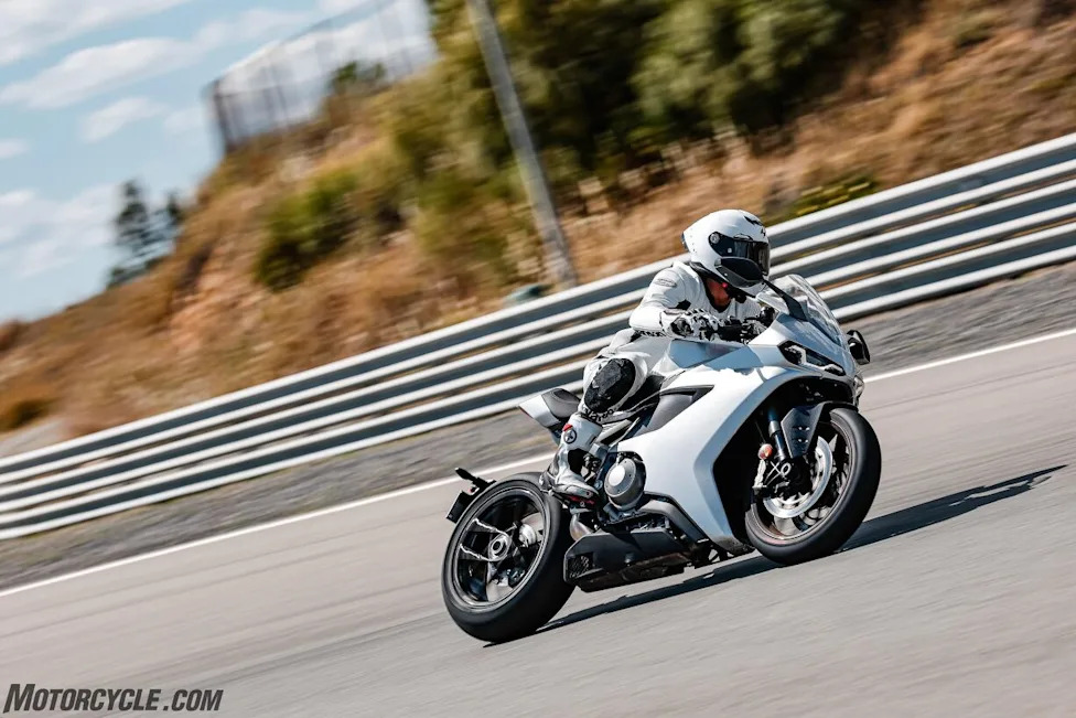 The Norton Manx R's Most Entertaining Feature Won't Help Your Lap Time