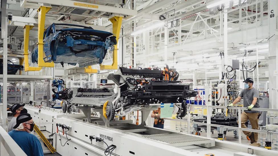 Huawei Promised It Would Never Build A Car. It Didn't Have To - It's Already Running 25 Of Them