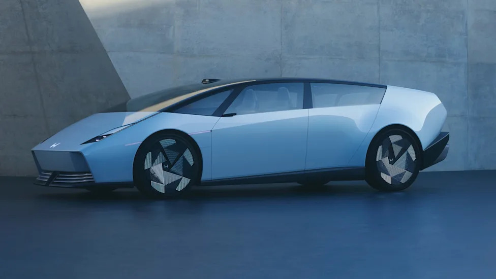 The Honda 0 Series Saloon Would’ve Been a Better Ferrari Design Than the Luce