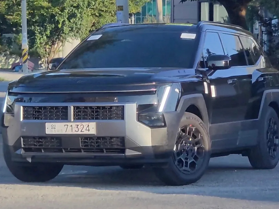 2027 Hyundai Tucson XRT Dials Back the Blacked-Out Off-Road Look