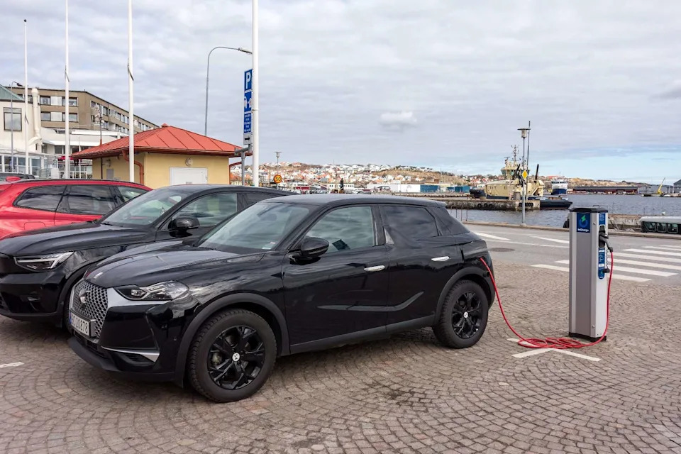 Gas-Only Cars Just Dropped Below Half of Global New-Car Sales. Meanwhile, Americans Get $4.35 Gas and No EV Credit.