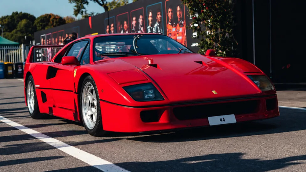 Lewis Hamilton’s Ferrari F40: Extraordinary Details Emerge – “Never Seen Before”