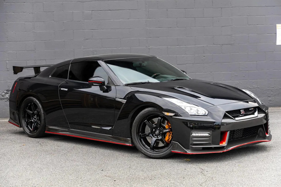 This 16,700-Mile 2018 Nissan GT-R NISMO Is Already Bid to $155,000 — And the Reserve Still Hasn't Fallen